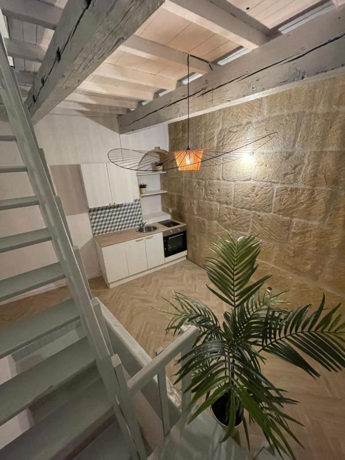 Greenery Apartment Meynes Extérieur photo